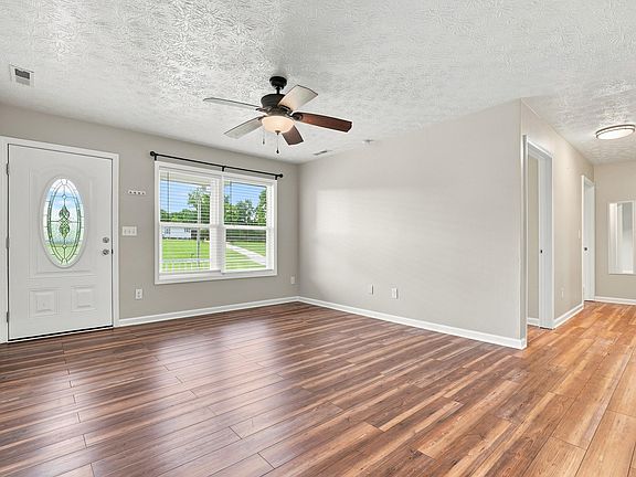 5th image of 377 Bandy Rd