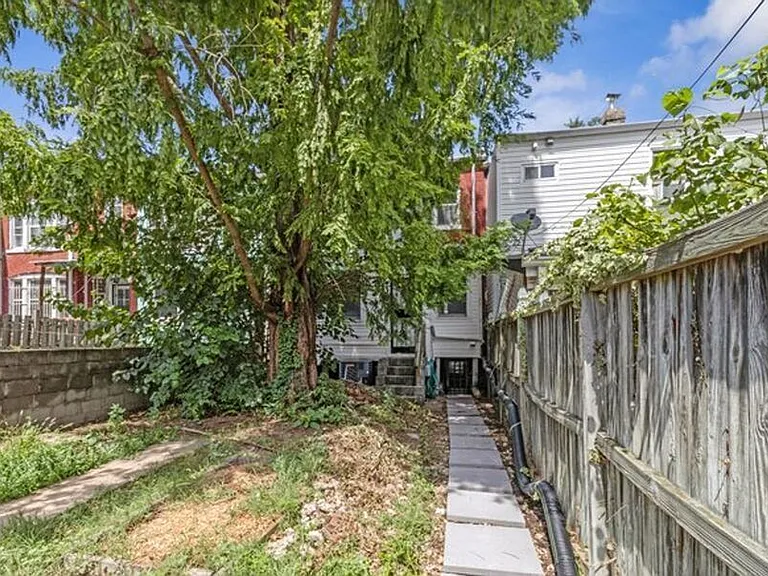 1358 Parkwood Pl NW — Photo 58