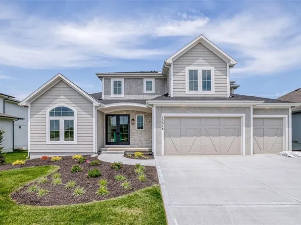15318 W 172nd Pl, Olathe, KS 66062