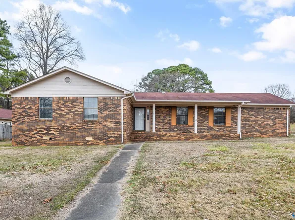 101 Skinner Dr, Huntsville, AL 35811