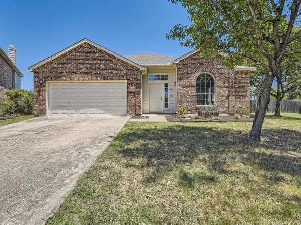 8486 Big Cypress Ct, Fort Worth, TX 76137