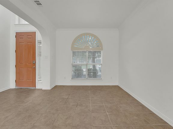4th image of 701 Walnut Bend Dr