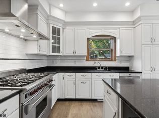 10 E 52nd St, Bayonne, NJ 07002