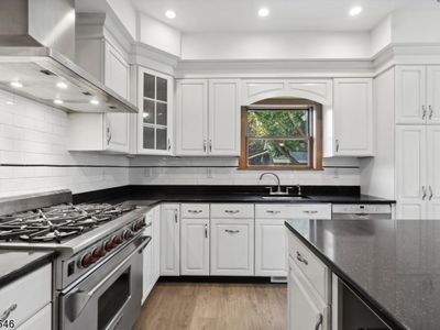 10 E 52Nd St, Bayonne, NJ, 07002