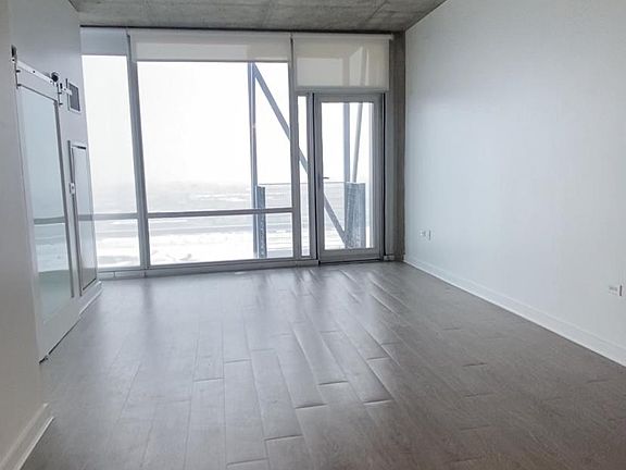 4th image of 1401 S Clark St #406