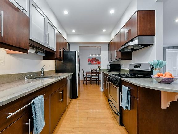 2nd image of 32 N Stone Mill Dr #1222