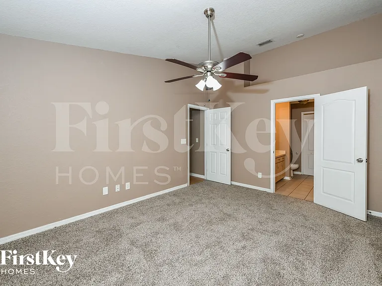 325 Crabtree Ave — Photo 8