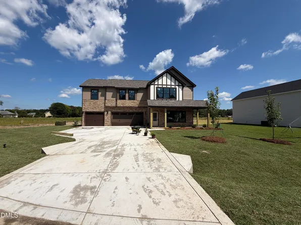 1572 Eastbay Dr, Fayetteville, NC 28312