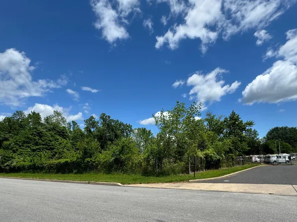 235 Andrews Rd, Feasterville Trevose, PA 19053