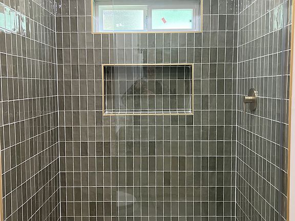 5th image of 4238 9th Ave #4236