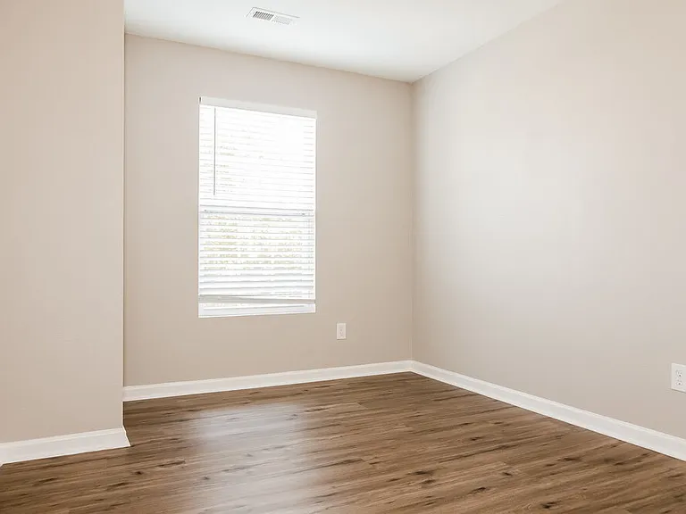 1131 Rainier Ln — Photo 14