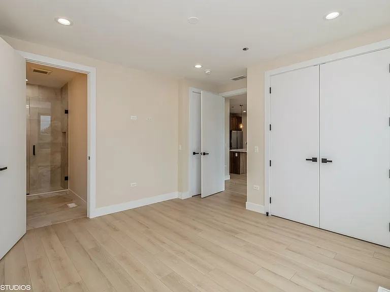 3043 W Irving Park Rd #305 — Photo 9