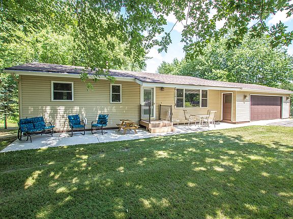 3rd image of 1828 Oak Knoll Dr NE