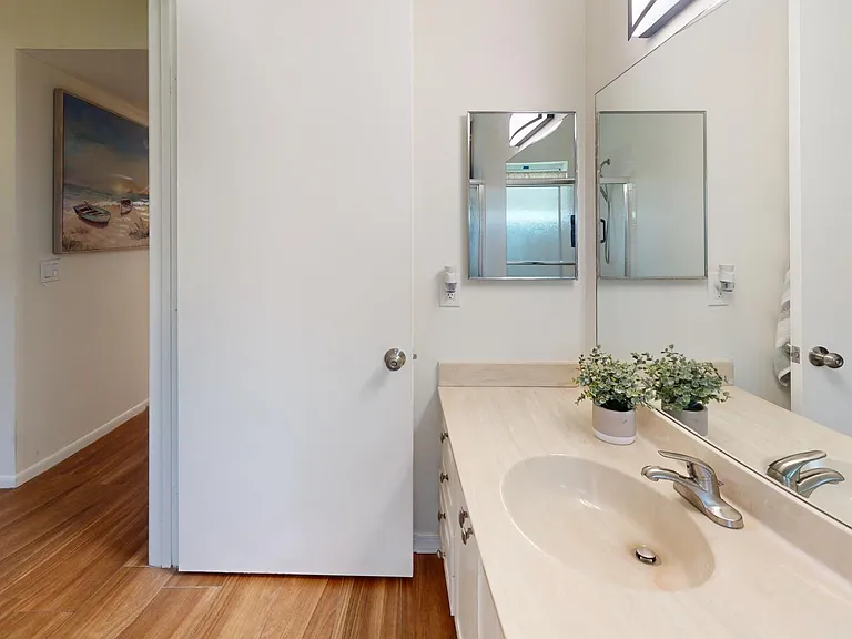 1717 N Dovetail Dr #D — Photo 8
