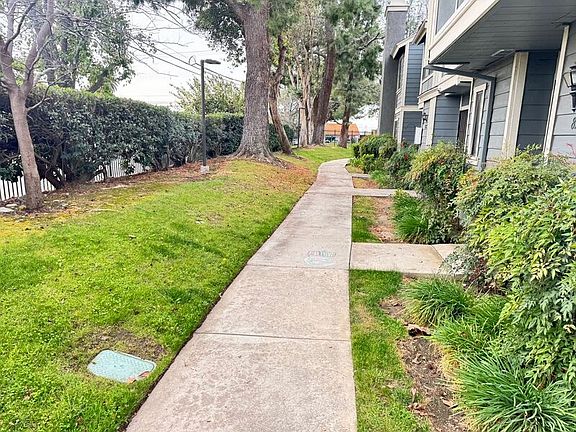 3rd image of 8784 Pinecrest Pl