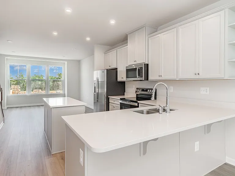4936 Dunhaven Dr — Photo 6