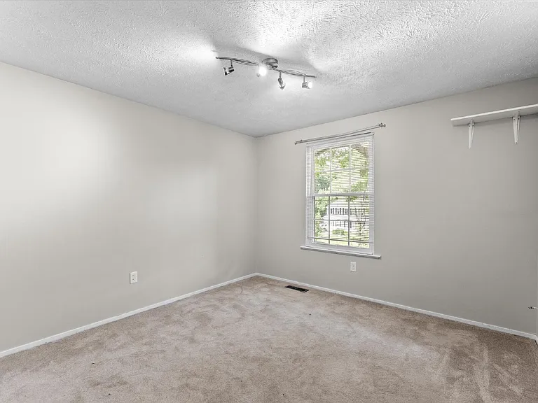 3513 Castlebury Dr — Photo 28