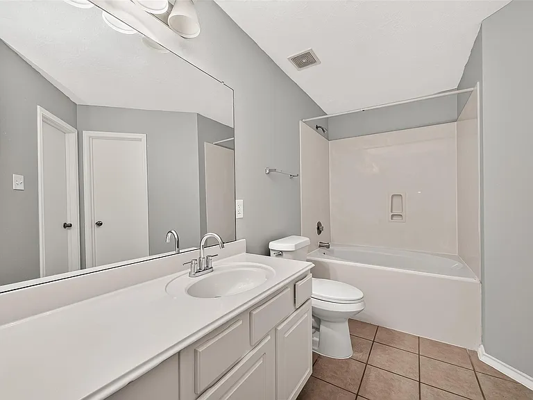 19451 Nasworthy Dr — Photo 31