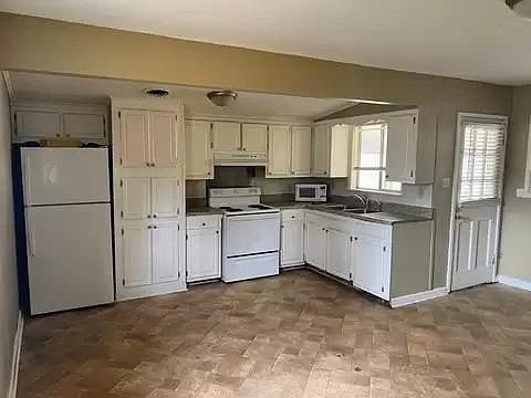 2nd image of 2103 Bryan Dr