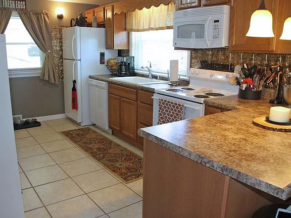 3rd image of 1116 Galax St