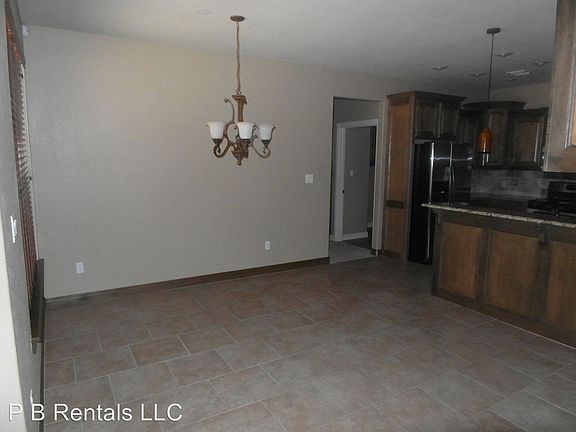 4th image of 3603 NE Willow Way