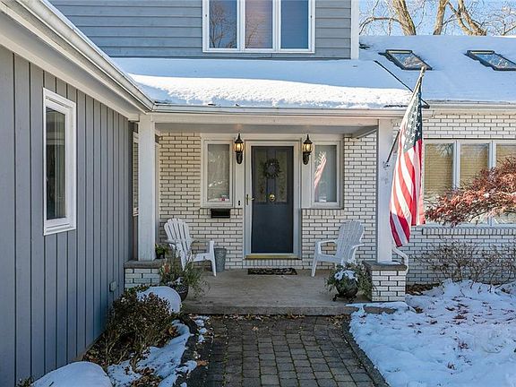 3rd image of 117 Woodside Dr