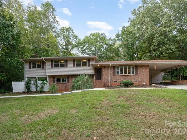 1014 E Meadow Dr, Lancaster, SC 29720