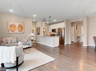 3985 Norton Pl #307, Fairfax, VA 22031