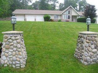 N9302 Old Hwy 22, Pardeeville, WI 53954