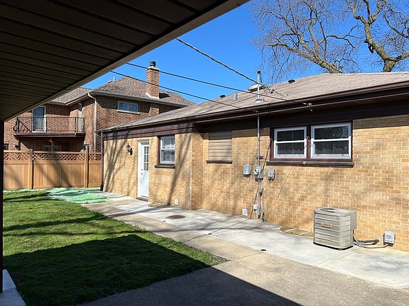 4th image of 7756 N Nora Ave
