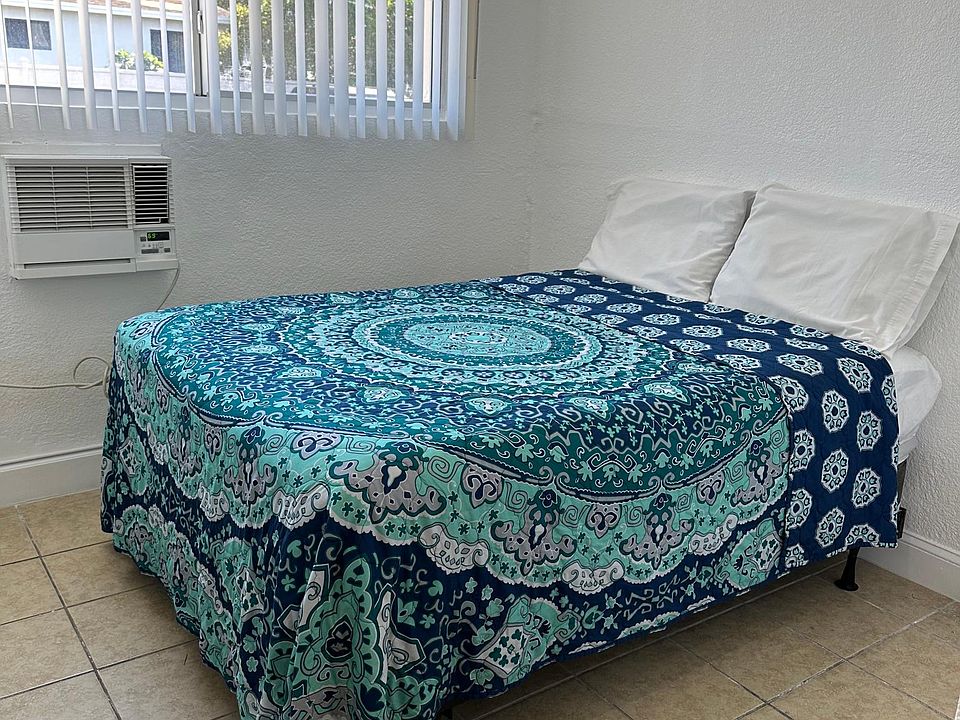Comfortable pillowtop mattress!