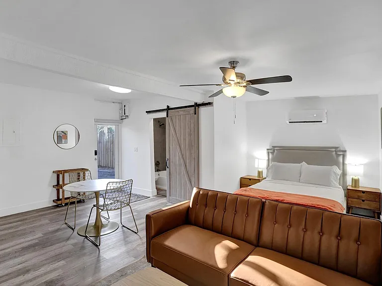 1121 SW 15th Ave — Photo 4