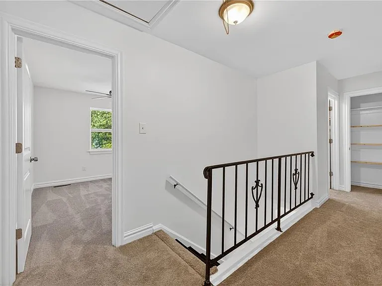 5676 Weblin Dr — Photo 16