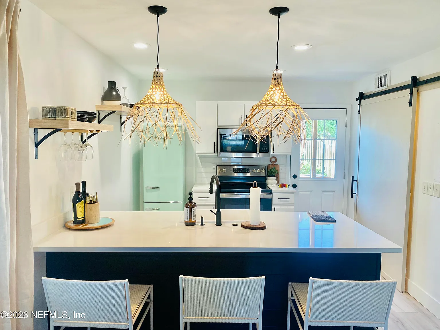 2 bed, 1.5 bath, 900 sqft, $2,895 — Photo 1