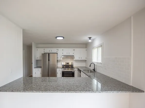 512 Sprague Rd, Berea, OH 44017