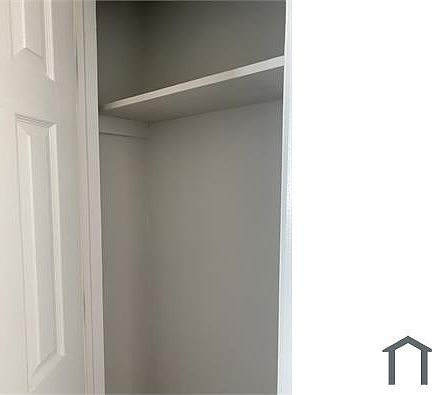 5th image of 8410 Beach Channel Dr Floor 1
