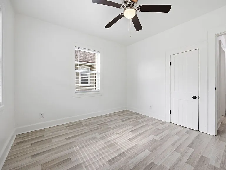1714 Richmond Ave — Photo 13