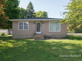 4790 Riverbend Dr SW, Grand Rapids, MI 49534