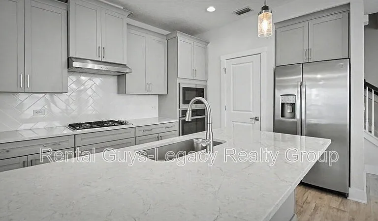 409 Crestview Dr — Photo 8