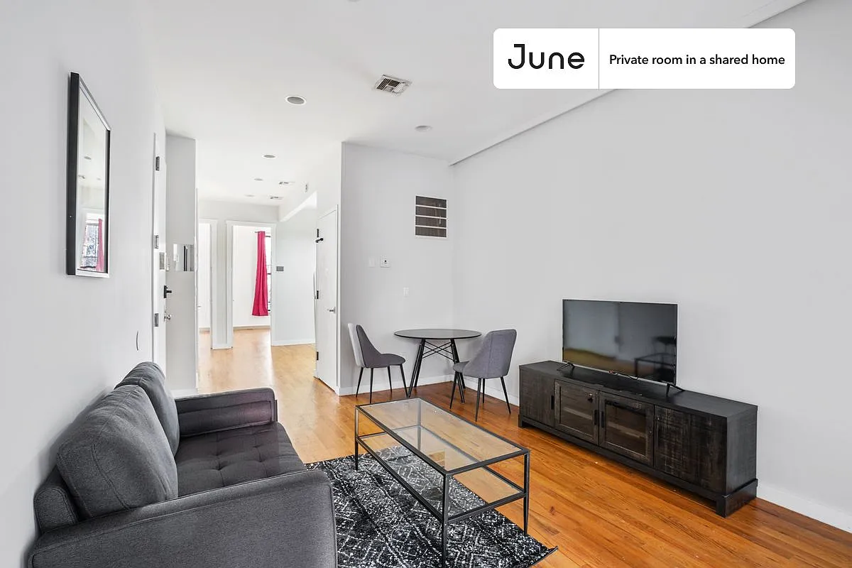 Full bedroom in 4 bed/1.5 bath home in Bedford-Stuyvesant #867 A — Photo 2