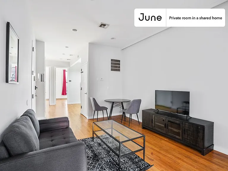 310 Tompkins Ave #D — Photo 4