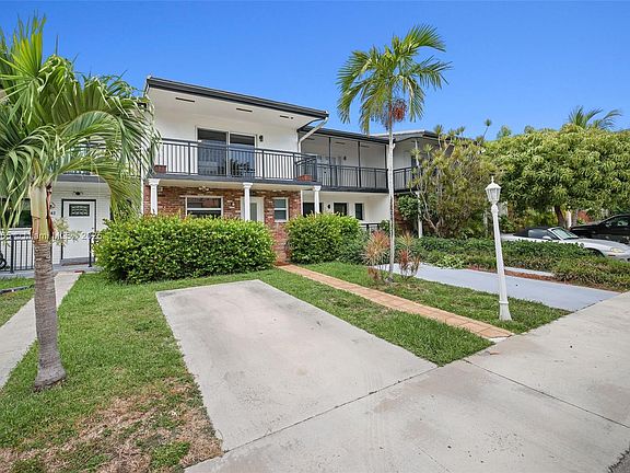 2nd image of 2245 NE 122nd St #2245
