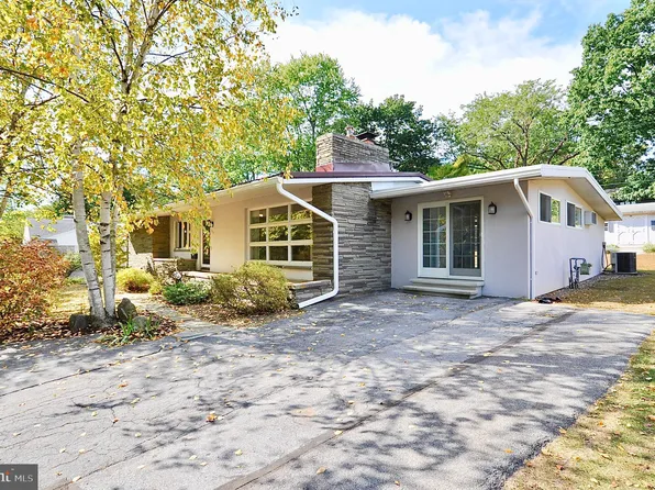 323 Bradley Ave, State College, PA 16801