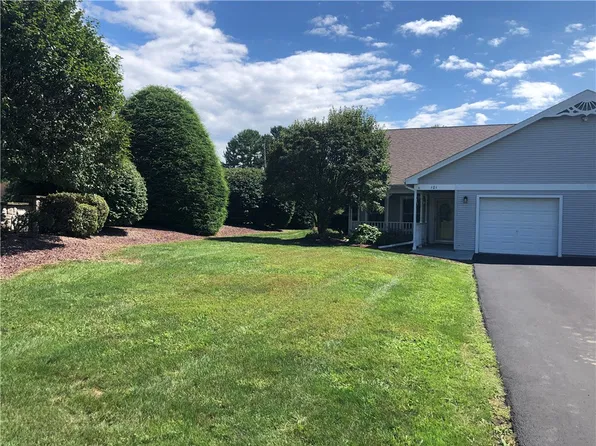 101 Sabra Ct, Uniontown, PA 15401
