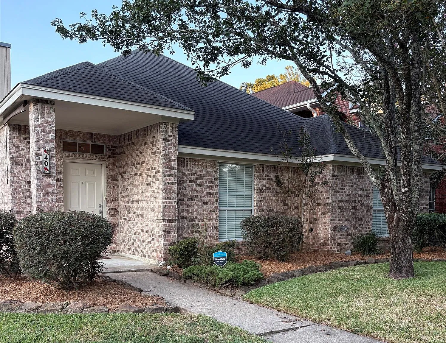 3 bed, 2.0 bath, 1682 sqft, $2,200 — Photo 1