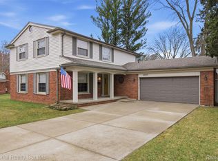 35037 Ellen Ct, Livonia, MI