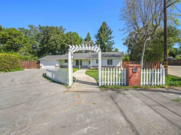 72 Orchard Ct, Alamo, CA 94507