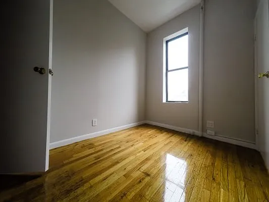 Rented by Standard Realty | media 35