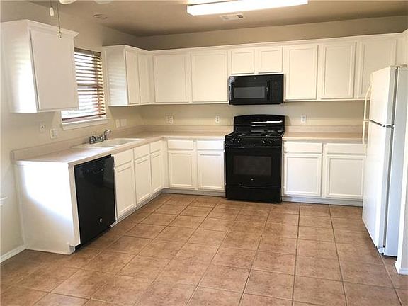 4th image of 1108 Miss Kimberlys Ln