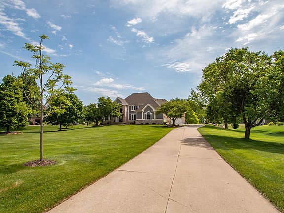 2nd image of 946 Wynstone Dr